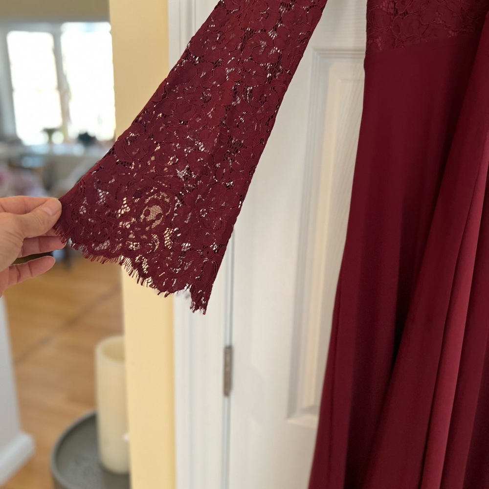 Ladies Size Medium "Lulu's" Deep Red Lace Long Sleeve Dress GUC ❤️ - Picture 4 of 10